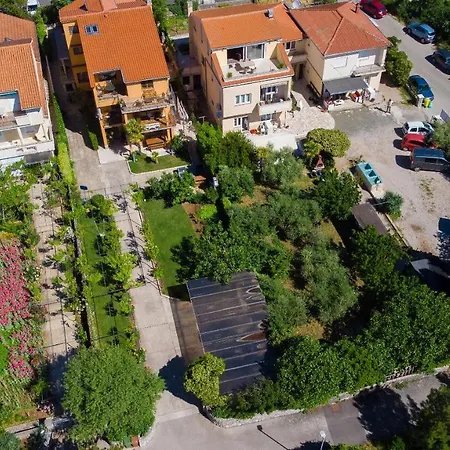 Adria Danka Apartment *