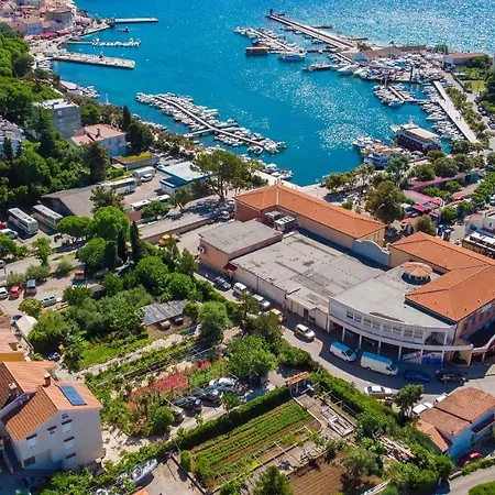 Apartament Adria Danka *