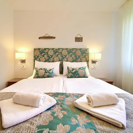 Apartament Adria Danka *