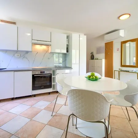 Apartament Adria Danka *