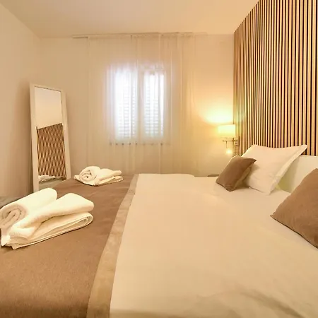 Apartament Adria Danka *
