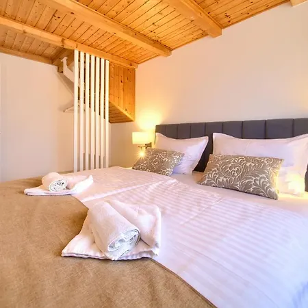 Adria Danka Apartman *