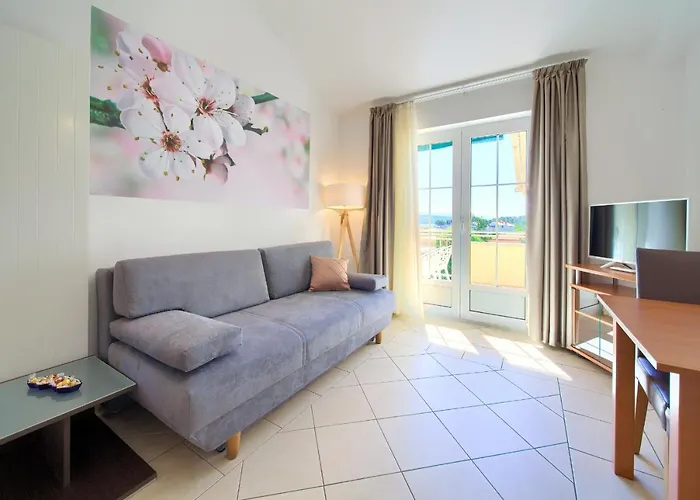 Apartament Adria Danka *